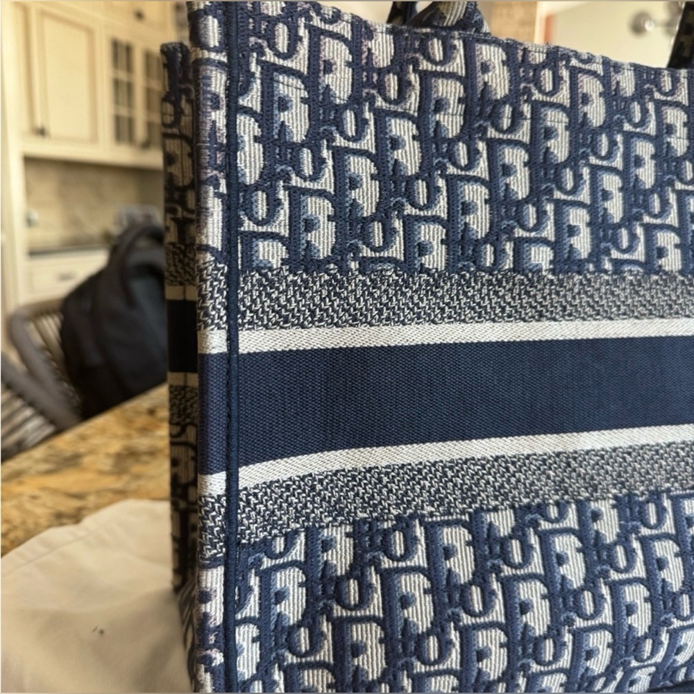 Christian Dior book tote - Picture 7 of 12
